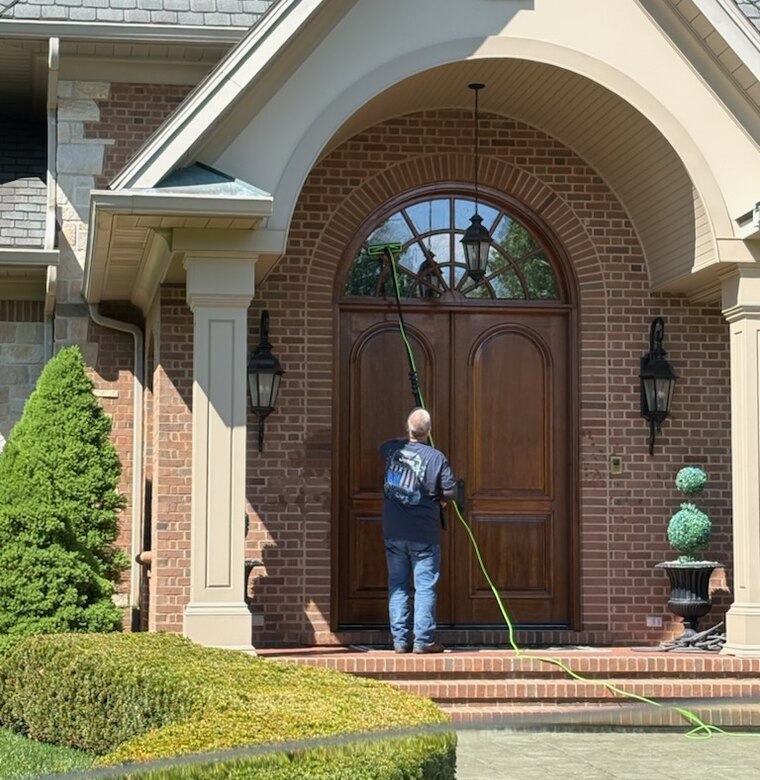 Clean interior window glass